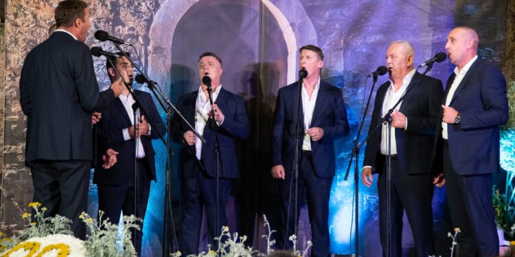 Pobjednici 60. Festivala dalmatinskih klapa: Juračić, Šarac, Bošket i Intrade obilježili večer novih skladbi