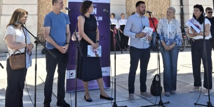 Podrška onima koji su pobijedili bolest: Splićani se okupili na Rivi