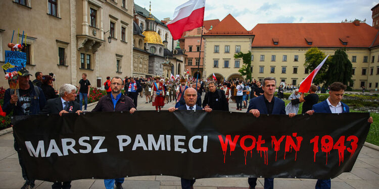Poljska daje Zelenskom ‘još nekoliko dana’ da se odrekne kolaboracionista nacista — RT World News