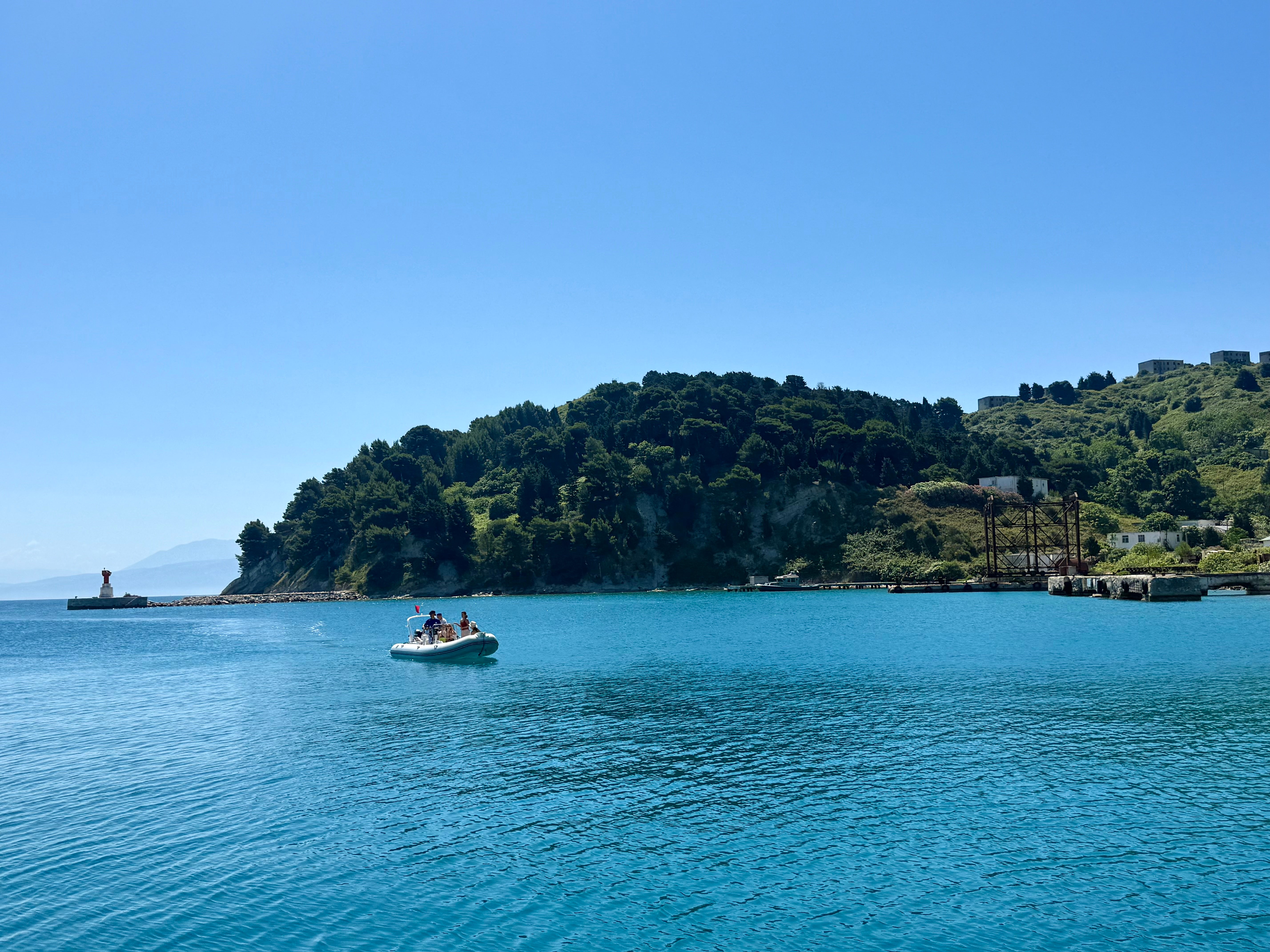 Otok Sazan nalazi se u Jadranskom moru