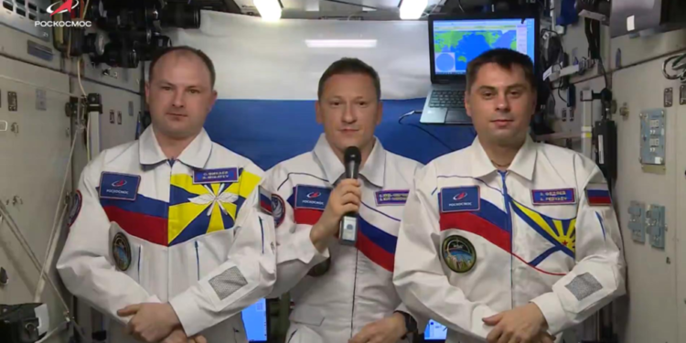 Posada NASA-e nalazi se u zaklonu dok ruski kozmonauti popravljaju curenje na ISS-u — RT World News