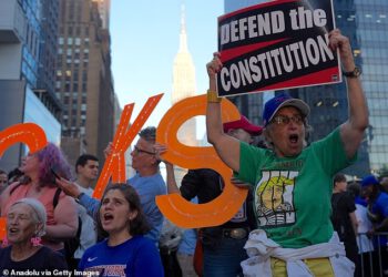 Predsjednik Trump ne usuđuje se hrabriti dečke, ali SAD su dale svoje povjerenje u bezveznog šefa Mauricija Pochettina dok se pripremaju za veliki početak u LA-u, piše IAN HERBERT