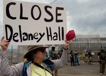 Prihodi trgovine Delaney Hall utrostručili su se tijekom štrajka glađu, kaže DHS