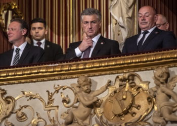 Puhovski bez milosti: ‘Dan državnosti pretvoren je u HDZ-ovu proslavu i politički kič’