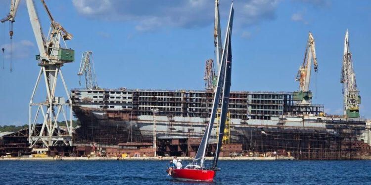 Regata krstaša u punom sjaju