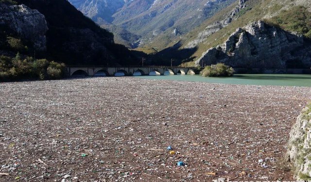Ribolovci uveli red na jednoj rijeci, ali divlje deponije i dalje guše BiH