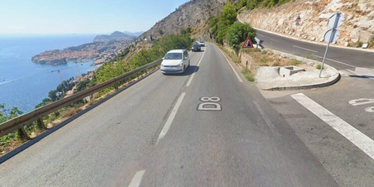 SUDAR MOTOCIKLA I TRI VOZILA Poginuo motociklist na magistrali iznad Dubrovnika