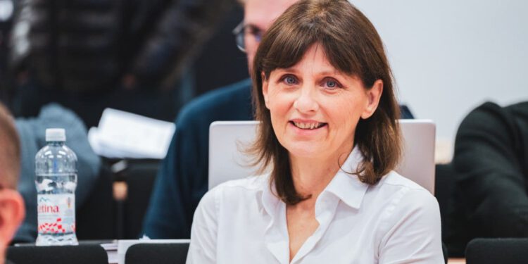 Šago upozorava na planirano proširenje raskrižja kod OŠ Bol: “Sigurnost djece mora biti prioritet”