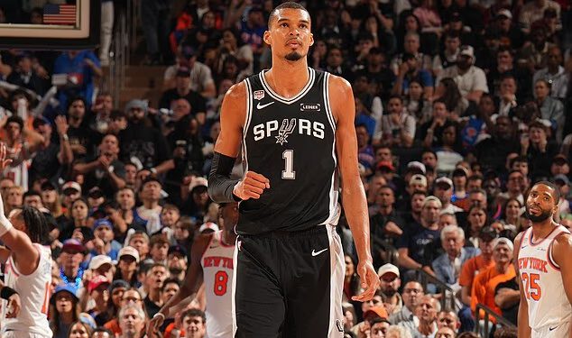 San Antonio Spursi pokvarili NBA finale u New Yorku, dok je Victor Wembanyama nadahnjivao pobjedu u trećoj igri nad Knicksima pred Trumpom
