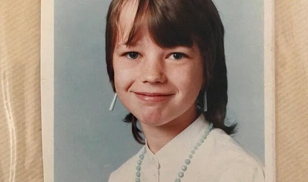 Sara Cox otkriva da se osvetila svom nasilniku iz djetinjstva kada je nazvala Radio 1 i zatražila doviku