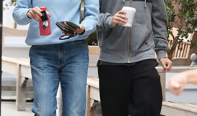 Sin Jennifer Garner, Samuel, 14, zamalo ju je nadvisio na izletu u LA-u… nakon njezine velike počasti bivšem Benu Afflecku za Očev dan
