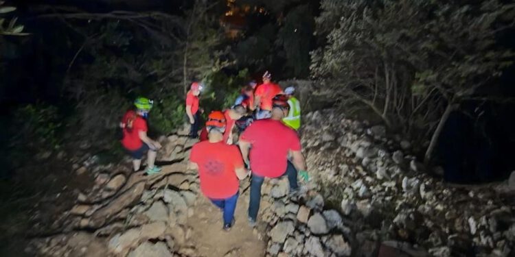 Stranom državljaninu pozlilo tijekom silaska sa Srđa: “Preminuo je”