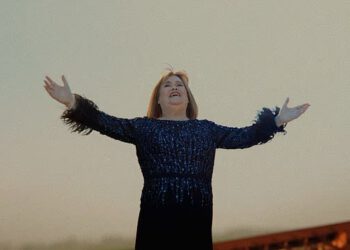 SuBo breakdancer! Škotska pjevačica Susan Boyle pravi je kilt-y užitak nacije dok pokazuje svoje pokrete za ponovno osmišljavanje legendarne IRN-BRU reklame iz 1980-ih na vrhu Forth Bridgea