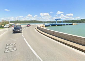 TRAGEDIJA NA MOSTU Autom sletio u more kod Novigrada u Istri i poginuo