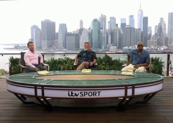 ‘Tako bi trebalo biti’: Ian Wright hvali ITV-ov nevjerojatan studio na krovu Svjetskog kupa u New Yorku dok televizijska kuća čini sve kako bi dobila prednost u ‘poslu od kuće’ BBC