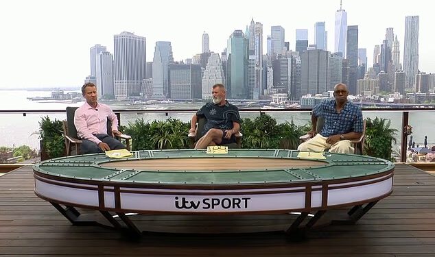 ‘Tako bi trebalo biti’: Ian Wright hvali ITV-ov nevjerojatan studio na krovu Svjetskog kupa u New Yorku dok televizijska kuća čini sve kako bi dobila prednost u ‘poslu od kuće’ BBC