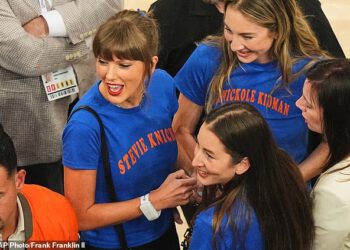 Taylor Swift procjenjuje mjesto svog vjenčanja o kojem se pričalo BEZ Travisa Kelcea dok uživa u djevojačkoj večeri u MSG-u za Knicksovo NBA finale