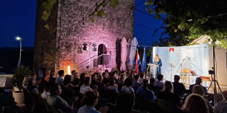 Tinovi dani u Vrgorcu u znaku suvremene književnosti i Nagrade Tin Ujević – kulturno ljeto donosi bogat program za sve generacije