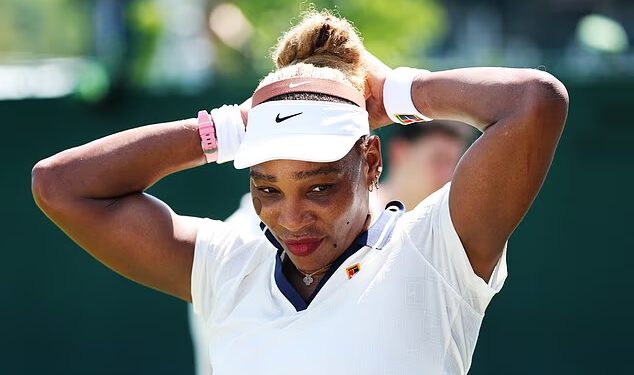 Toplinski val zaustavlja igru ​​zaustavljenu na vrućim kvalifikacijama za Wimbledon! Sustav elektroničkog linijskog poziva otkazuje na londonskoj vrućini – samo godinu dana nakon što su otpustili sve svoje ljudske linijske suce