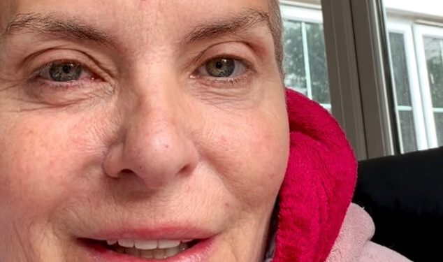 Tracy Shaw (52) iz ulice Coronation Street otkriva da ‘gladuje, ali ne može jesti’ zbog nuspojava kemoterapije nakon dijagnoze raka dojke