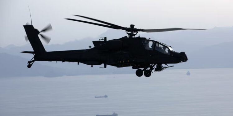 Trump potvrđuje da je američki helikopter Apache oborio Iran i prijeti ‘odgovorom’ na napad