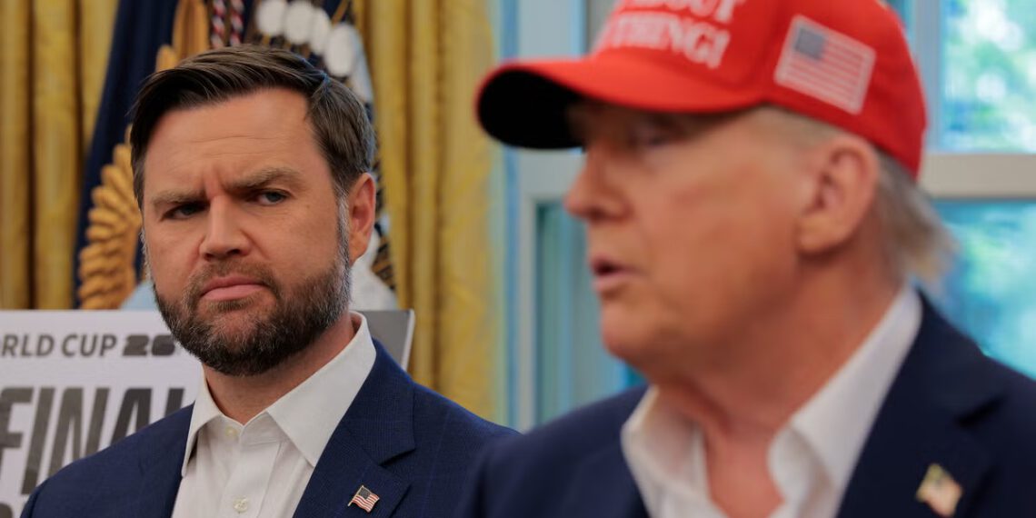 Trump se obrušio na Vancea govoreći mu: ‘Svi trebaju samo kopirati ono što ja kažem’ o Iranu, otkriva knjiga
