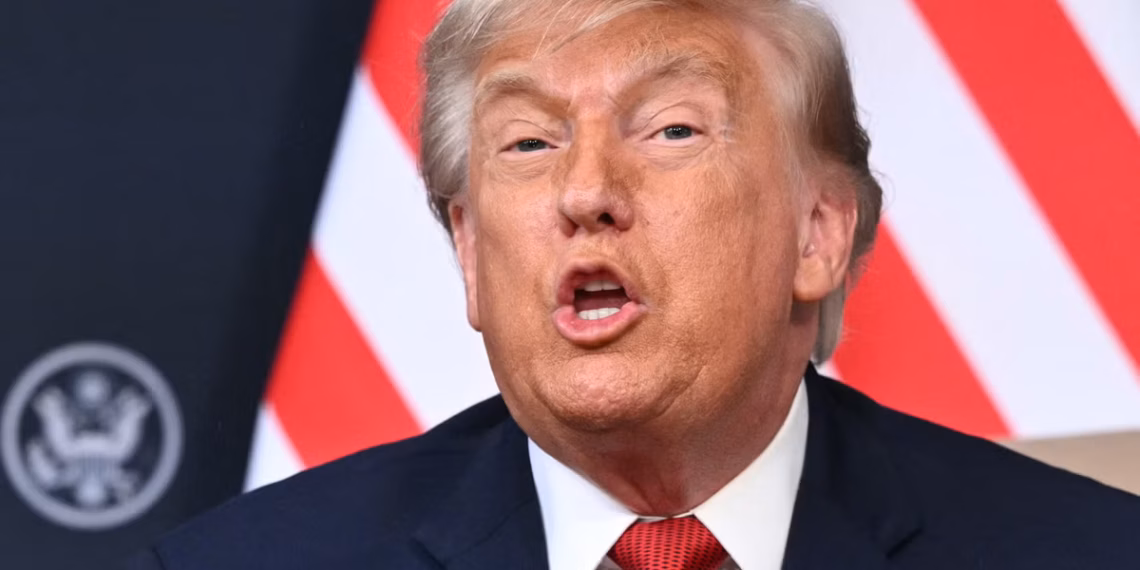 Trump se obrušio na ‘dumokrate’ i republikance dok je otkazivao saslušanje Jaya Claytona u Senatu za DNI