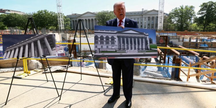 Trump se u kasnonoćnom govoru obrušio na tužbu u plesnoj dvorani: ‘Veoma štetno za našu zemlju’