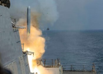 Iran prijeti pretvoriti cijelu regiju u ‘pakao’ dok američka vojska ispaljuje Tomahawke