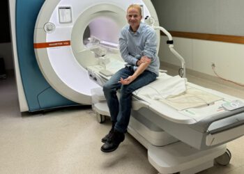 Umro je pionirski stručnjak za rak koji je postao testni slučaj za prvo eksperimentalno liječenje u svijetu