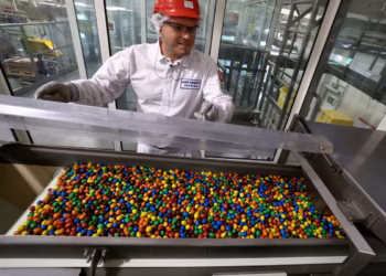 Unutar nastojanja da M&Ms bude MAHA-friendly: skupe boje i boje koje nedostaju