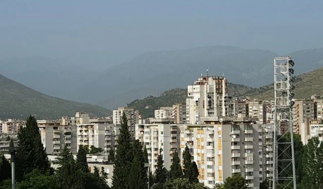 Upozorenje građanima Mostara zbog vrućina i umjereno zagađenog zraka