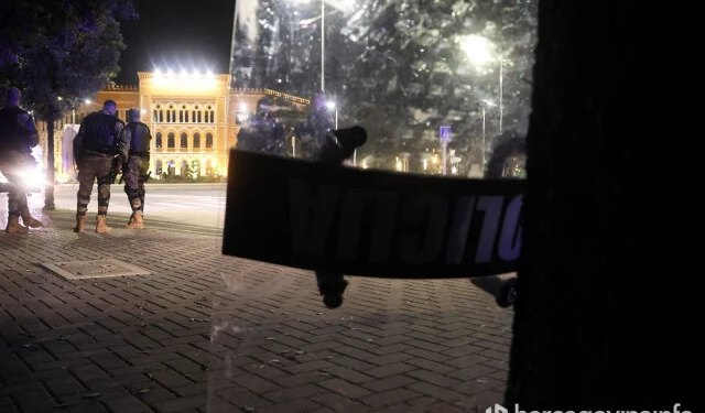 VIDEO Huliganizam u Mostaru tema sjednice Parlamenta FBiH: ‘Iza tih skupina stoje dobro organizirane strukture’