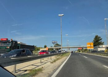 Velike kolone prema Kaštelima i Trogiru, a u suprotnom smjeru još veća gužva