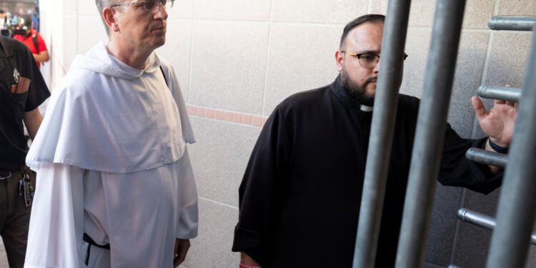 Više od 100 biskupa poziva na human tretman migranata tijekom mise na američko-meksičkoj granici