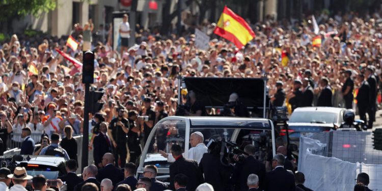 Više od milijun ljudi na ulicama Madrida kako bi vidjeli papu Lea