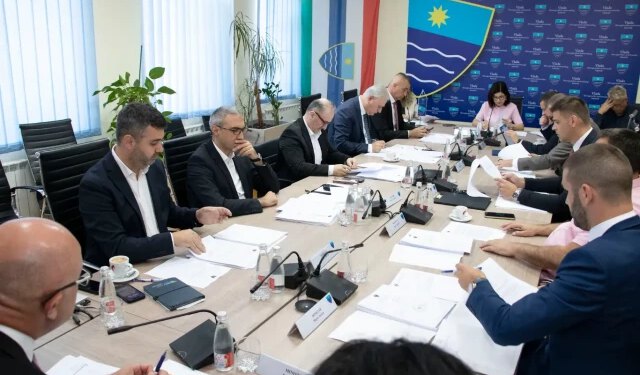 Vlada HNŽ izdvaja 100.000 KM za studente, MUP dobiva opremu vrijednu 1,7 milijuna KM