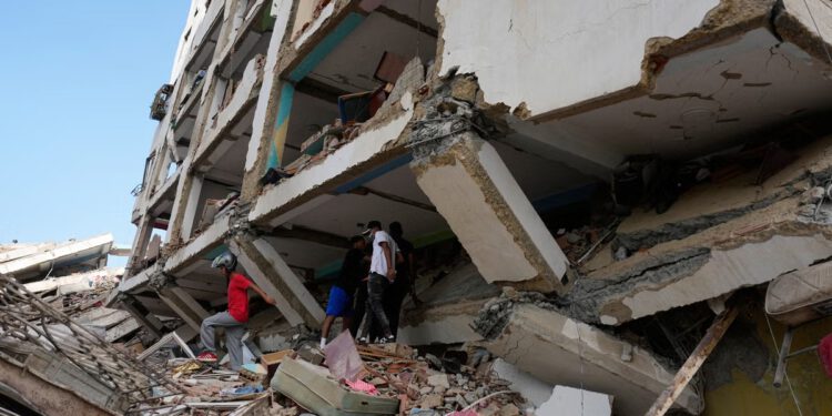 Vrijeme ističe u Venezueli jer se 51.000 ljudi još uvijek vodi kao nestali u ruševinama potresa