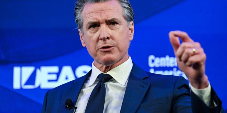 ‘Vrlo šarmantan’ Gavin Newsom dobio je malo vjerojatno novog obožavatelja: ‘On je nevjerojatan’
