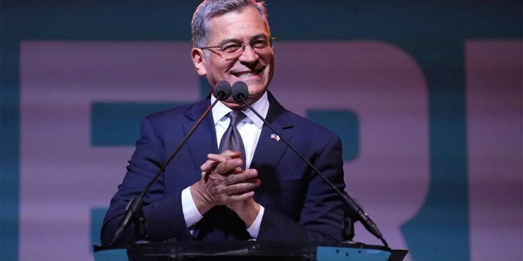 Xavier Becerra napreduje na općim izborima za guvernera Kalifornije