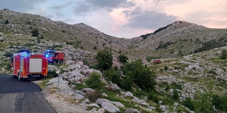 Zbog grmljavine izbio požar kod Skywalka na Biokovu