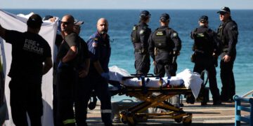Žena prebačena helikopterom s teškim ozljedama nakon napada morskog psa na plaži u Sydneyu