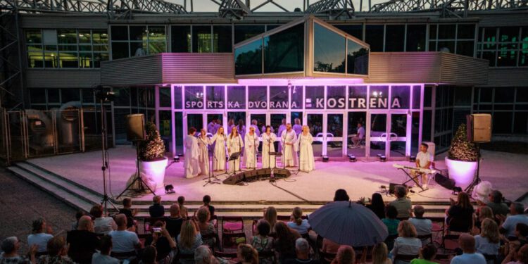 Ženska klapa Luka i Kostrenska torta obilježili početak Kostrenskog leta