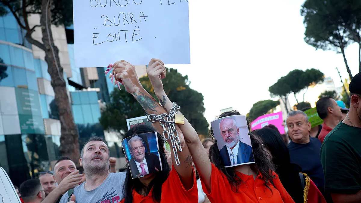 Protuvladini prosvjedi u Albaniji