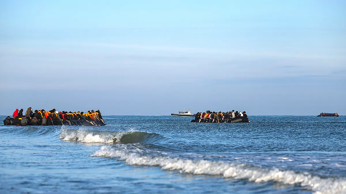 Ilegalni migranti prelaze iz Francuske u UK