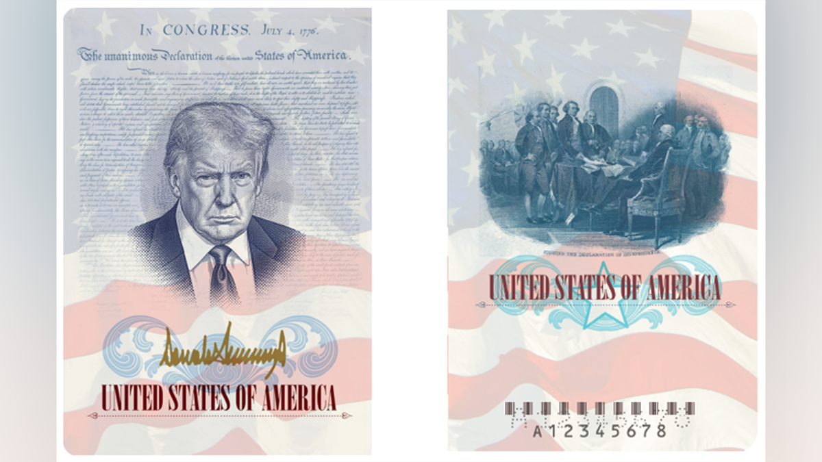 Donald Trump drži nove američke putovnice