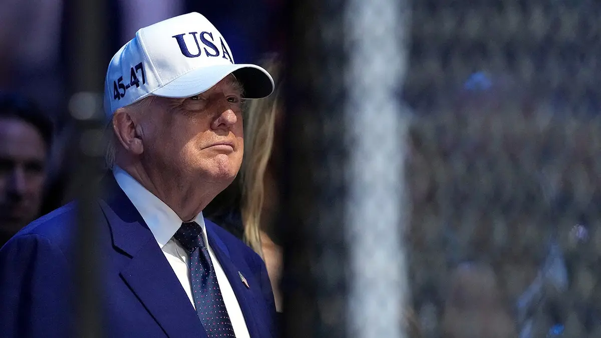 Predsjednik Donald Trump gleda događaj UFC Freedom 250 na južnom travnjaku Bijele kuće