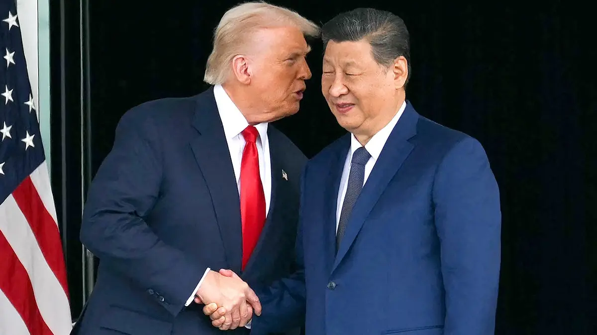 Trump i Xi Jinping rukuju se nakon sastanka u Južnoj Koreji.