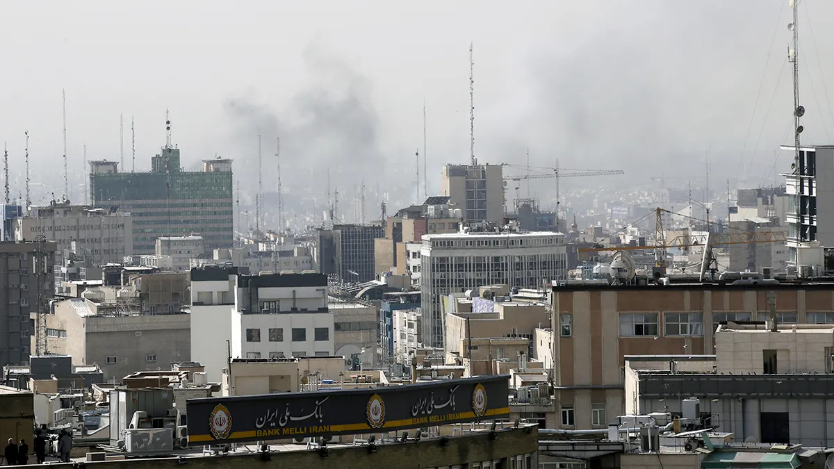 Posljedice bombardiranja pokazuju oštećene zgrade u Teheranu, Iran