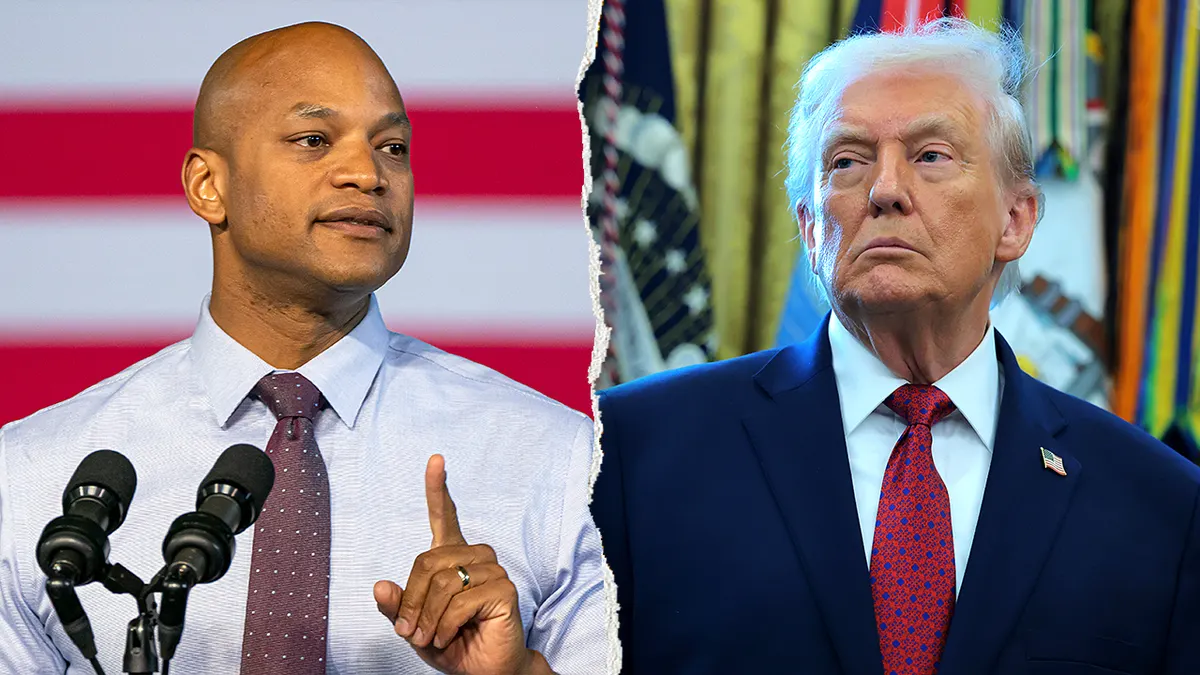 Guverner Marylanda Wes Moore i predsjednik Donald Trump stoje rame uz rame